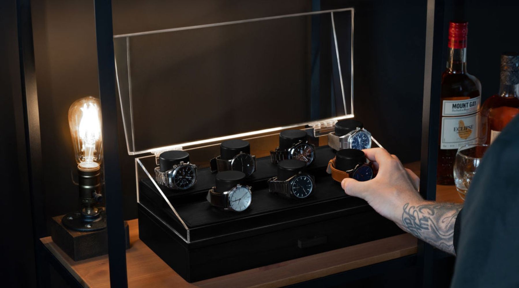 how to choose a watch display case